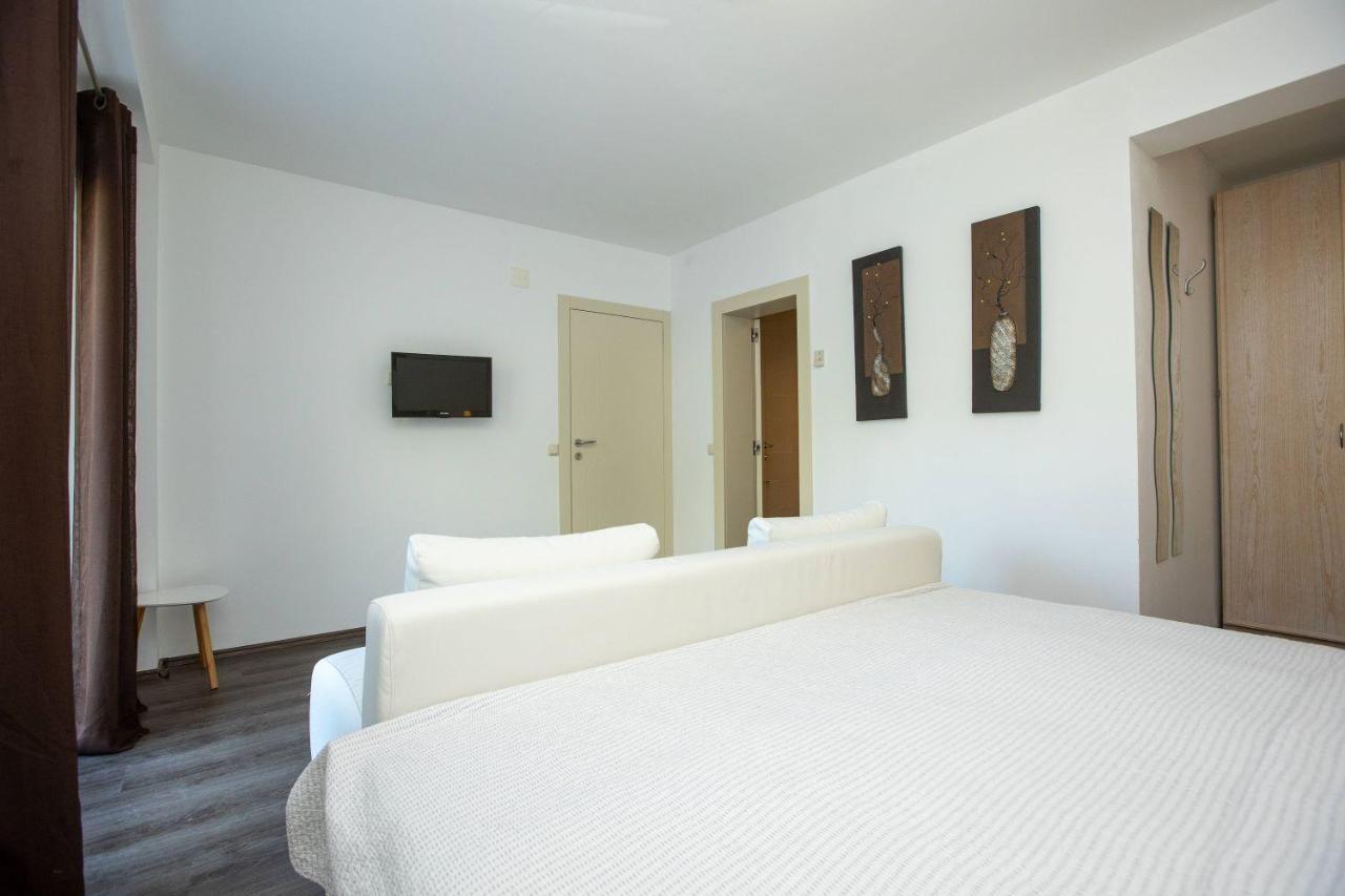 Mosor Apartman *